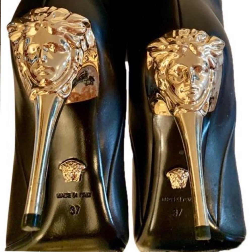 Versace Women’s Blck Medusa Stud Boots